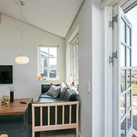 度假居 Four-bedroom Holiday In