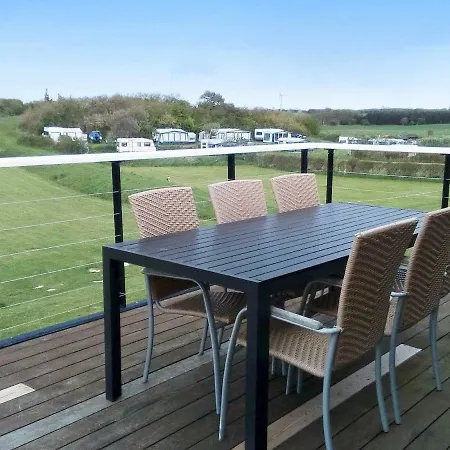 Four-bedroom Holiday In Bagenkop